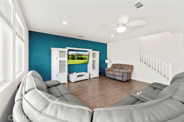 29550 Woodcreek Trail, Winchester CA: https://media.crmls.org/medias/d6073a12-cc1e-49f6-b92a-863f180b516c.jpg