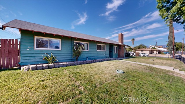 Detail Gallery Image 3 of 44 For 908 N Pepper Ave, Rialto,  CA 92376 - 4 Beds | 2 Baths