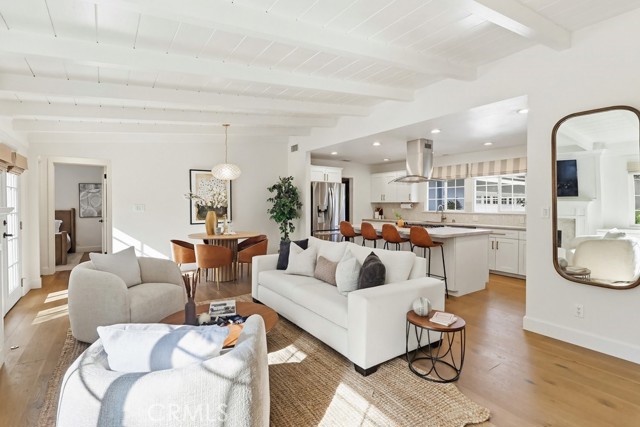 Detail Gallery Image 3 of 34 For 12308 La Maida St, Valley Village,  CA 91607 - 3 Beds | 2 Baths