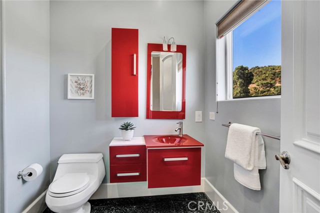 Detail Gallery Image 15 of 57 For 14721 Round Valley Dr, Sherman Oaks,  CA 91403 - 5 Beds | 4/2 Baths