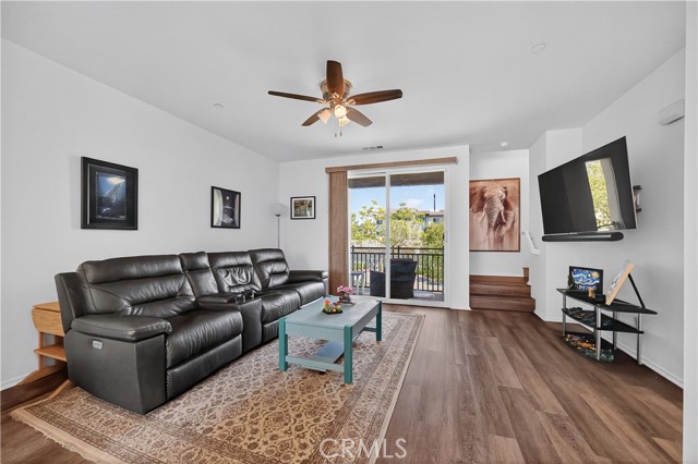 Detail Gallery Image 11 of 38 For 893 Tangelo Way #103,  Corona,  CA 92878 - 3 Beds | 3/1 Baths