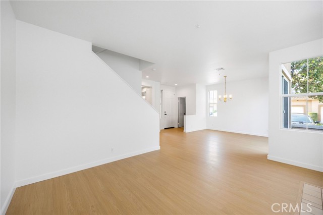 448 N Londonderry Lane, Orange CA: https://media.crmls.org/medias/d6086c3d-5c30-4fc0-9500-2c45ea8cc2dd.jpg