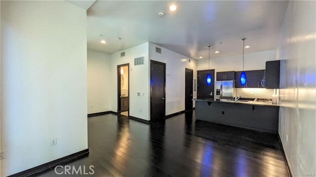 Detail Gallery Image 6 of 15 For 655 S Hope St #806,  Los Angeles,  CA 90017 - 1 Beds | 1 Baths