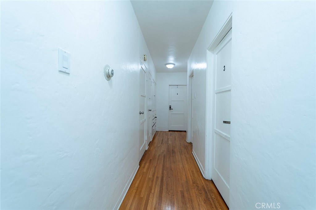 https://media.crmls.org/medias/d608ab64-93d0-4e86-8495-783b435464de.jpg?preset=X-Large