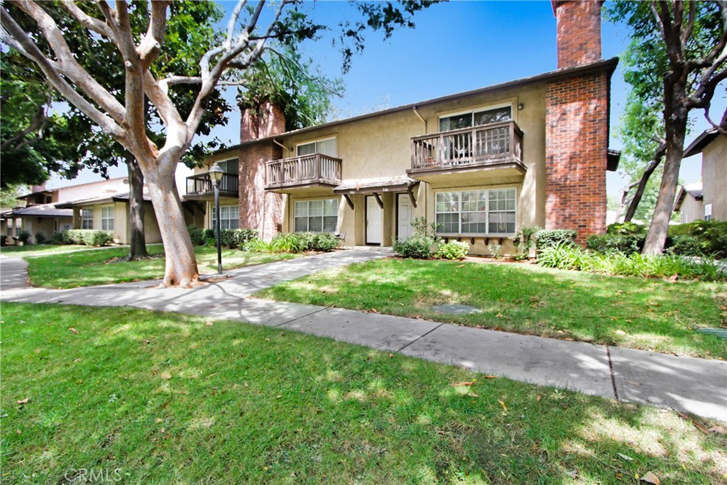 946 S Glendora Avenue