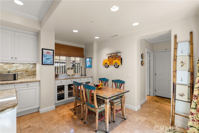 Detail Gallery Image 12 of 22 For 2501 Bungalow Pl #1,  Corona Del Mar,  CA 92625 - 2 Beds | 2/1 Baths