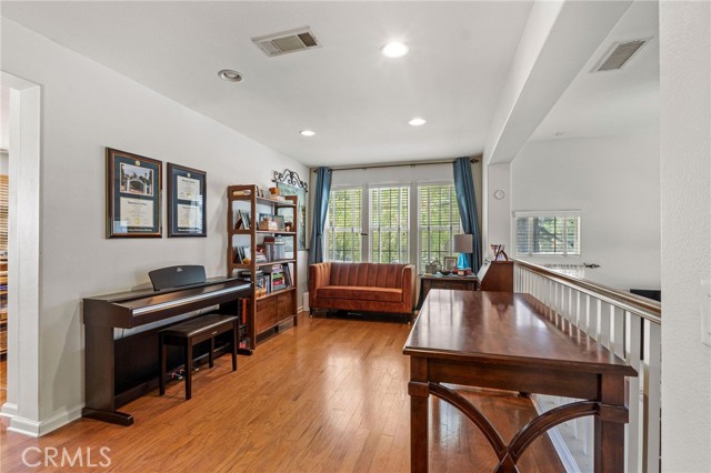 Detail Gallery Image 16 of 41 For 24014 Bridgeport Ln #42,  Valencia,  CA 91355 - 3 Beds | 3 Baths