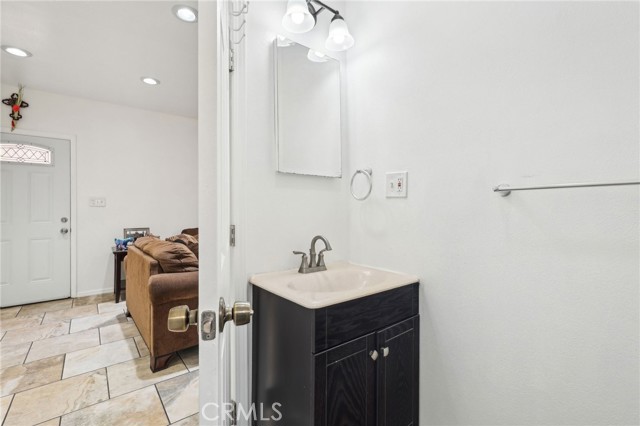 10240 Atlantic Avenue, South Gate CA: https://media.crmls.org/medias/d6095d7c-bab1-4ded-94f7-791136a5c20a.jpg