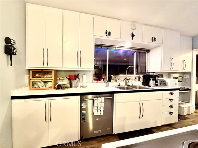 Detail Gallery Image 13 of 30 For 11759 S Circle, Whittier,  CA 90601 - 3 Beds | 2/1 Baths