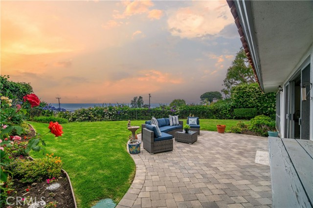 30715 Rue De La Pierre, Rancho Palos Verdes CA: https://media.crmls.org/medias/d60a72f3-438f-4759-a728-5eb78148c3ae.jpg