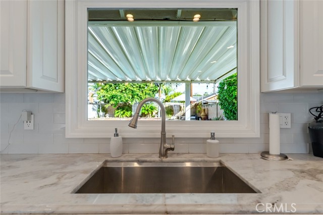 Detail Gallery Image 12 of 28 For 19833 Blythe St, Winnetka,  CA 91306 - 3 Beds | 2 Baths