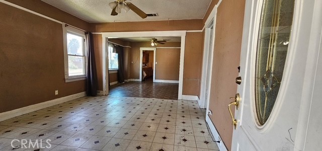 4648 E Iowa, Fresno CA: https://media.crmls.org/medias/d60b64f8-62fd-4628-9af3-798eb3c8bb1e.jpg