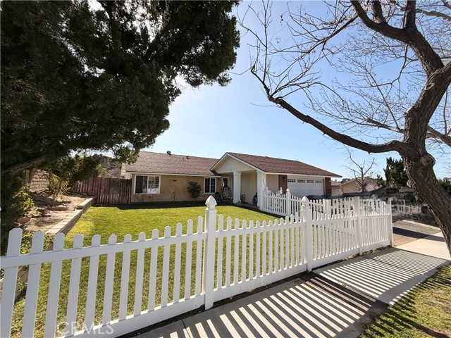 Detail Gallery Image 2 of 2 For 22612 Pamplico Dr, Saugus,  CA 91350 - 4 Beds | 2 Baths