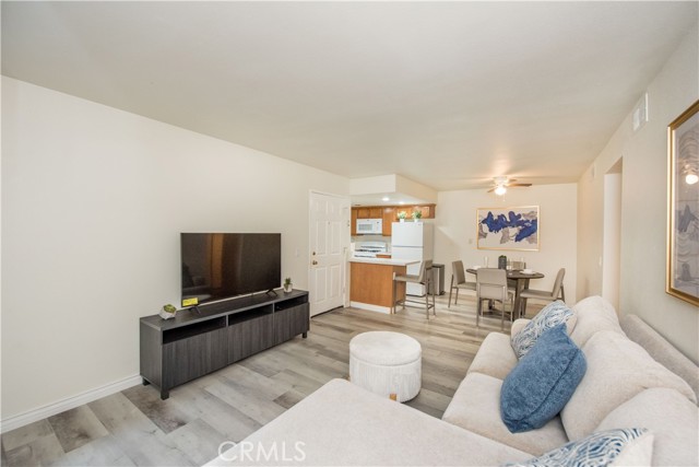 Detail Gallery Image 5 of 30 For 1114 W Blaine St #105,  Riverside,  CA 92507 - 2 Beds | 1 Baths