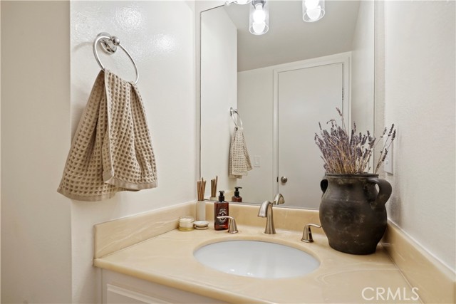 Detail Gallery Image 23 of 53 For 19355 Sherman Way #41,  Reseda,  CA 91335 - 2 Beds | 2/1 Baths