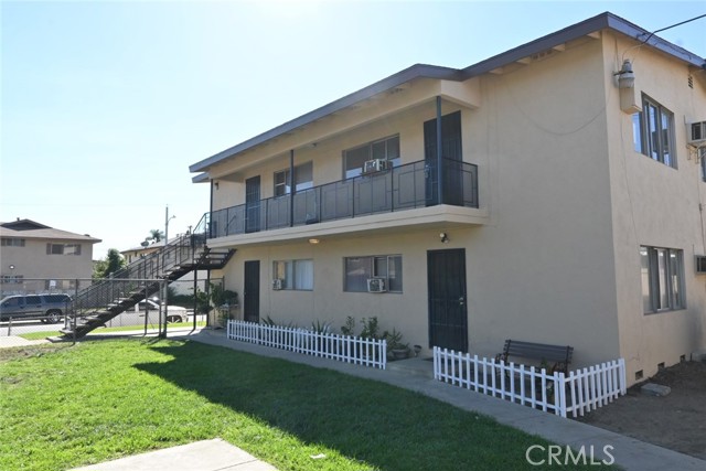 Detail Gallery Image 2 of 8 For 5172 Canoga, Montclair,  CA 91763 - 2 Beds | 1 Baths