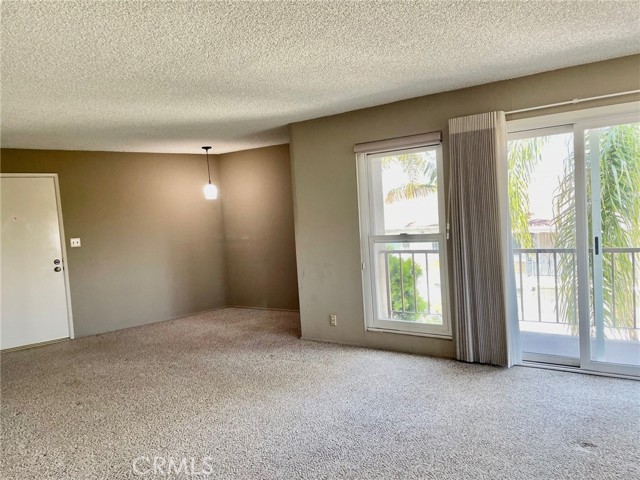 Detail Gallery Image 9 of 22 For 5301 E the Toledo #201,  Long Beach,  CA 90803 - 2 Beds | 2 Baths
