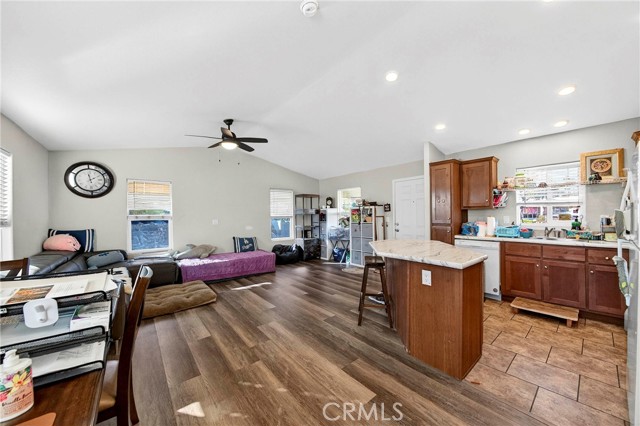 Detail Gallery Image 6 of 20 For 2770 W Lincoln #55,  Anaheim,  CA 92801 - 2 Beds | 2 Baths