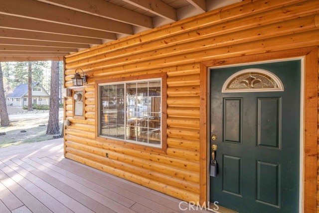 Detail Gallery Image 4 of 29 For 817 E Barker, Big Bear City,  CA 92314 - 3 Beds | 2 Baths