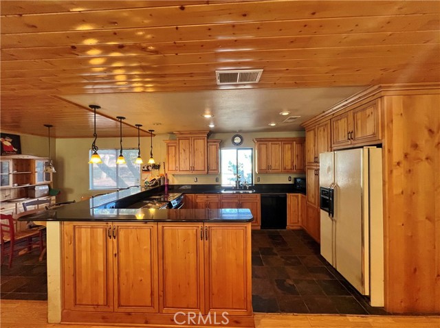 44293 Copper Creek Way, Coarsegold CA: https://media.crmls.org/medias/d60e79f4-88a8-4758-a069-5e5e9407bfcd.jpg