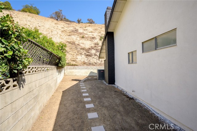 Detail Gallery Image 43 of 45 For 1323 Branta Dr, Glendale,  CA 91208 - 3 Beds | 3/1 Baths