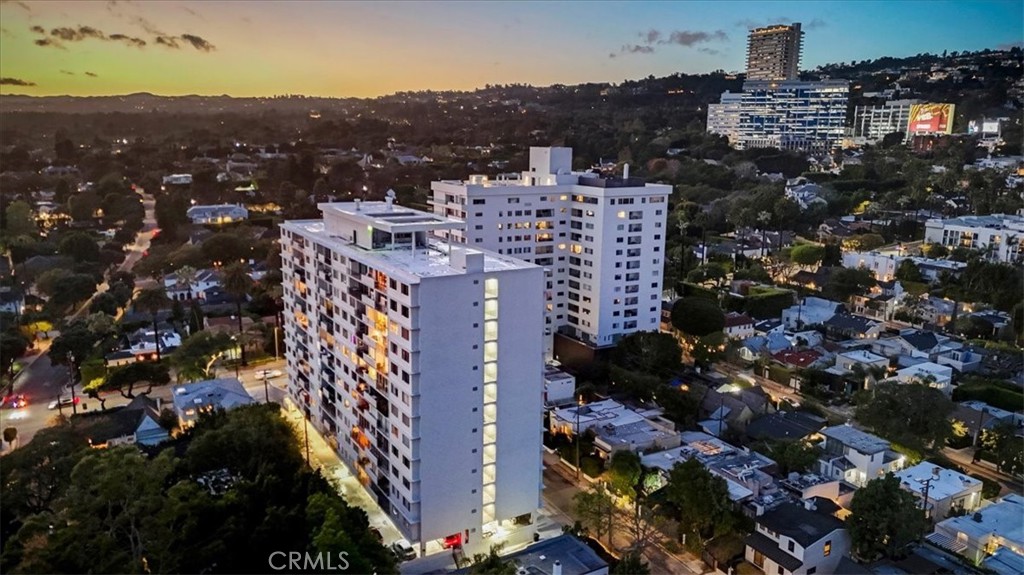 818 N Doheny Drive #908