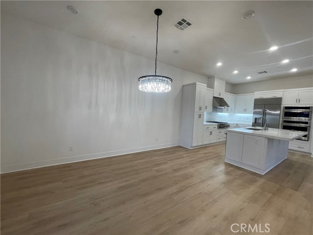 Detail Gallery Image 5 of 22 For 113 Bosal, Irvine,  CA 92618 - 4 Beds | 4 Baths