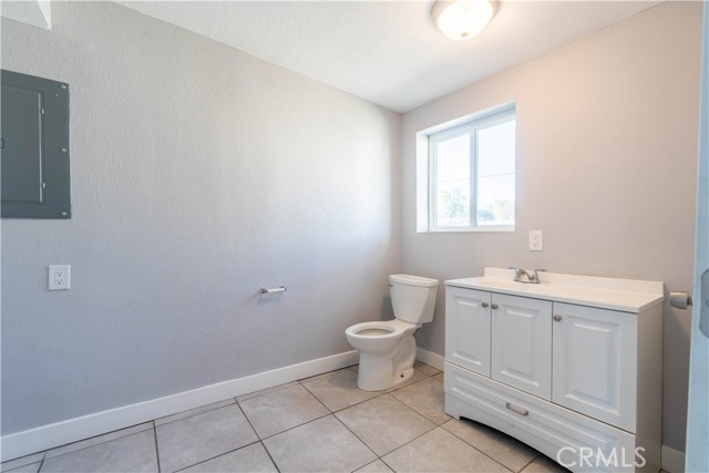 Detail Gallery Image 10 of 27 For 44441 Sierra, Lancaster,  CA 93534 - 2 Beds | 2 Baths