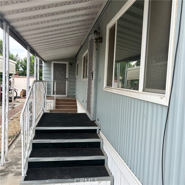 450 Judson Avenue, Redlands CA: https://media.crmls.org/medias/d6117c8e-b11a-443a-a4b1-970682b8bfc6.jpg
