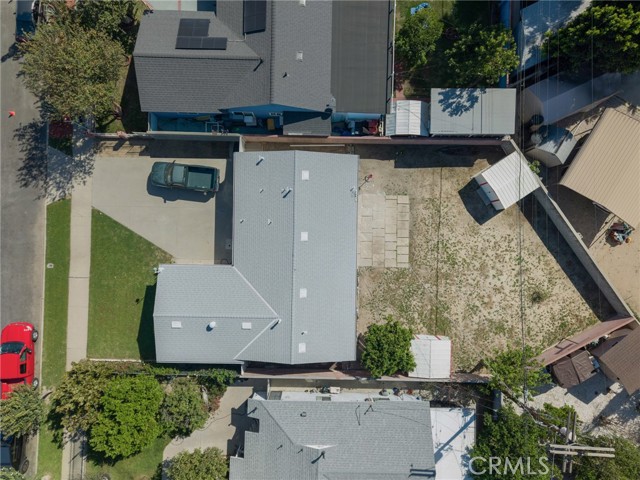 Detail Gallery Image 5 of 24 For 8207 Yarmouth, Reseda,  CA 91335 - 4 Beds | 2 Baths