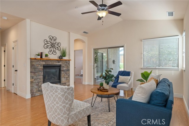 Detail Gallery Image 12 of 40 For 2832 Beachcomber, Chico,  CA 95973 - 3 Beds | 2 Baths