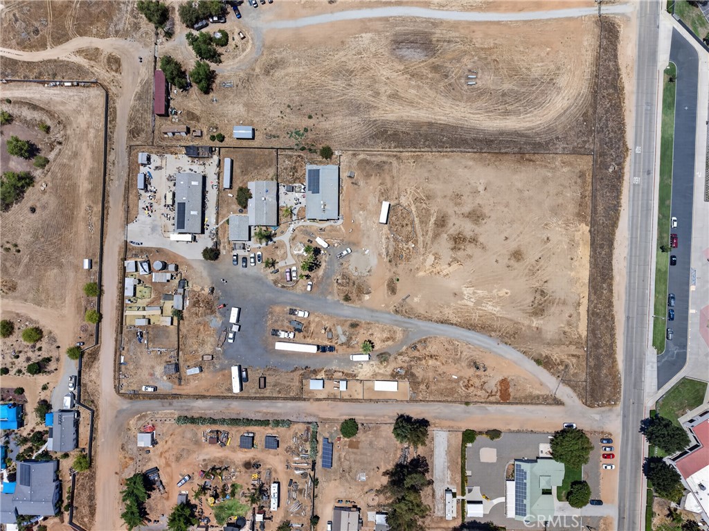 https://media.crmls.org/medias/d611c551-16f7-431e-83e0-afd7e648a7a8.jpg?preset=X-Large