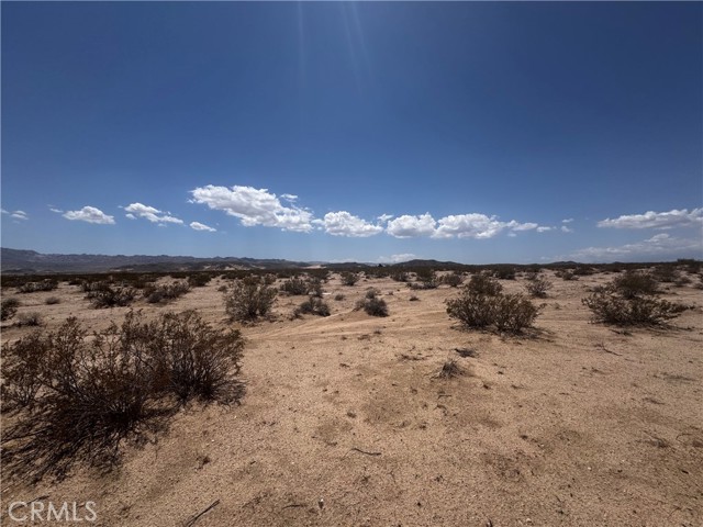68203 Old Chisholm Trail, 29 Palms CA: https://media.crmls.org/medias/d613176a-b6bd-47c4-a457-1f14511fb2e9.jpg