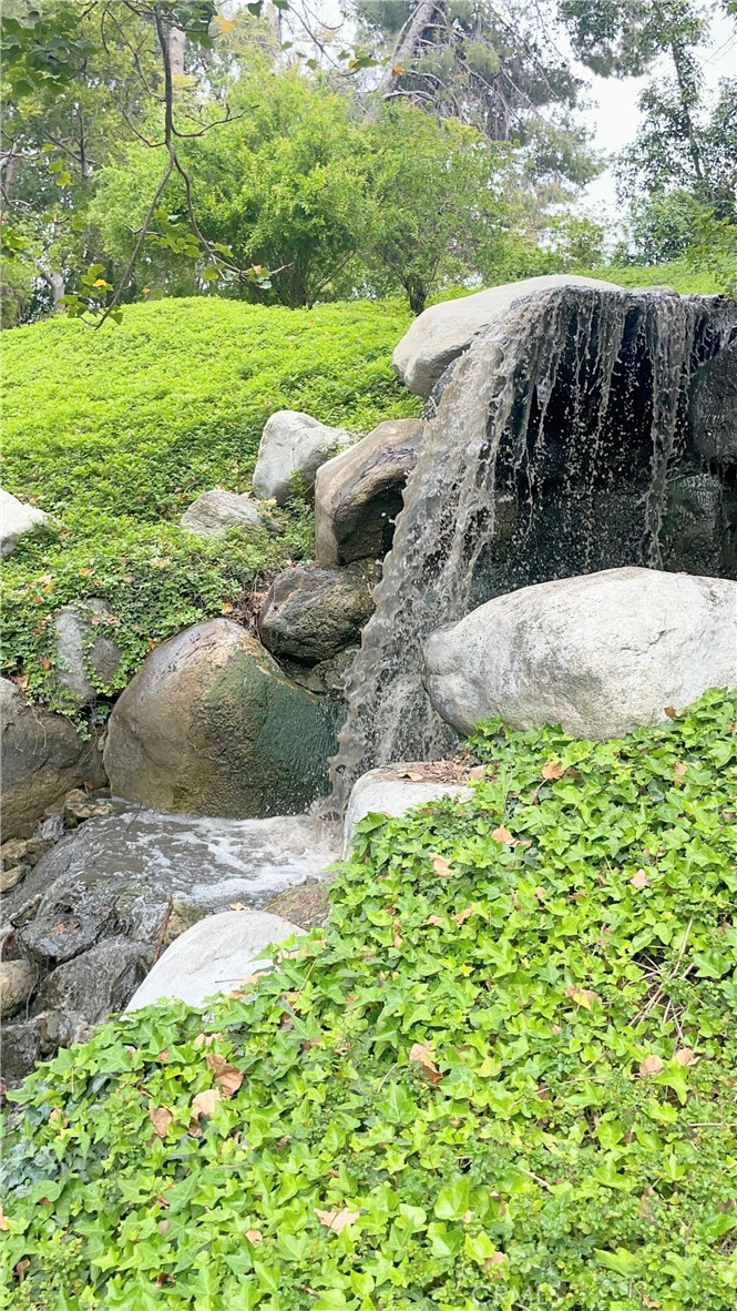 https://media.crmls.org/medias/d613c2a1-18a9-4474-9a9b-9c3fcbaf3c20.jpg?preset=X-Large