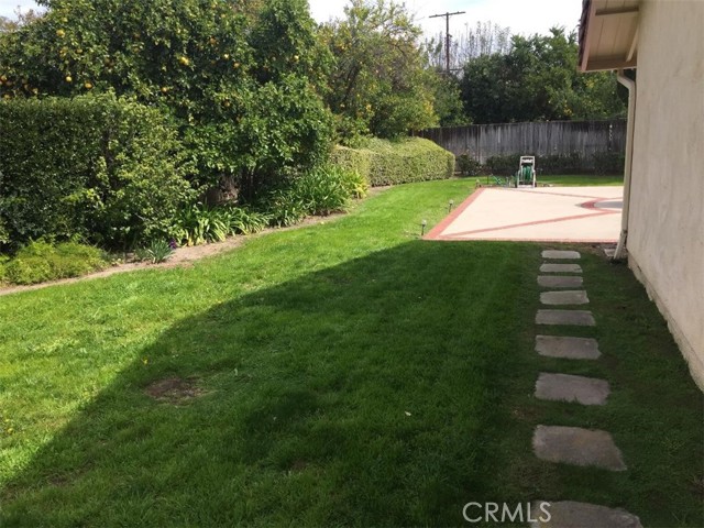 23439 Clarendon Street, Woodland Hills CA: https://media.crmls.org/medias/d613f68d-a30b-4a42-8ff9-9d5678e9e70f.jpg