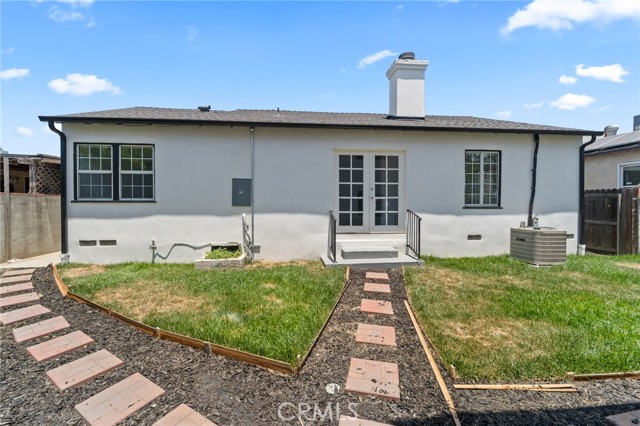 18656 Runnymede Street, Reseda CA: https://media.crmls.org/medias/d6141295-1b5d-431b-8afb-977cb0d78add.jpg