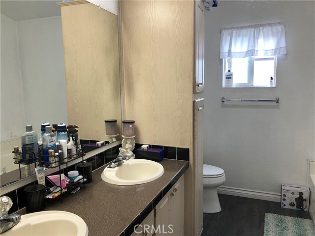 4901 Green River Road, Corona CA: https://media.crmls.org/medias/d6146a11-022c-4f8a-8c7d-3aee617982b2.jpg