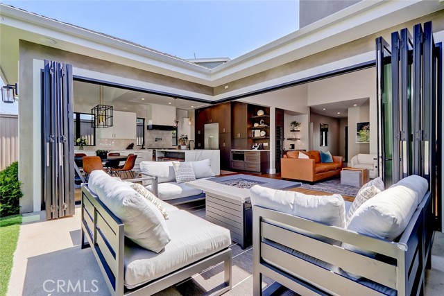 2812 Timothy Avenue, Redondo Beach, California 90278, 5 Bedrooms Bedrooms, ,4 BathroomsBathrooms,Residential,Sold,Timothy,SB23078863