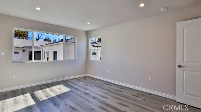 Detail Gallery Image 30 of 75 For 210 N Sparks St, Burbank,  CA 91506 - 4 Beds | 4 Baths