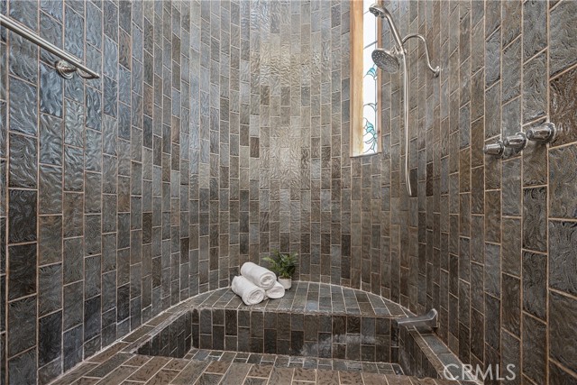 390 Saint Anns Drive, Laguna Beach CA: https://media.crmls.org/medias/d614a0f7-d9e8-4d8c-80f0-74c56c0998c0.jpg