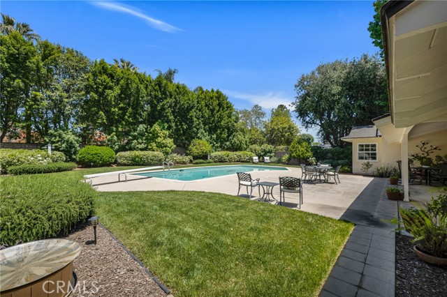 Detail Gallery Image 7 of 50 For 19439 Mayall St, Northridge,  CA 91324 - 4 Beds | 4 Baths