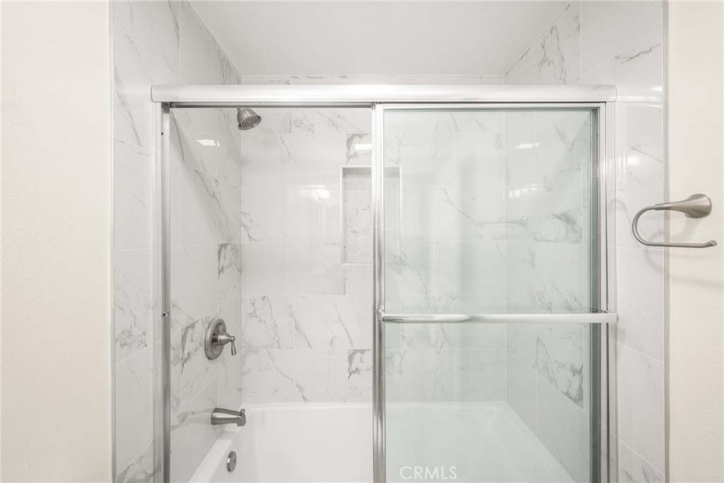 https://media.crmls.org/medias/d615e4c4-cf72-4904-a2ef-198006e61696.jpg?preset=X-Large