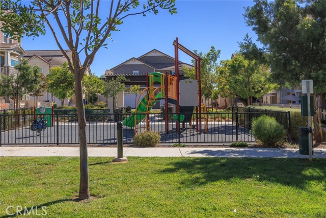 595 Heritage Valley, Fillmore CA: https://media.crmls.org/medias/d616256e-91b3-40f4-bdf0-85b1e3684d71.jpg
