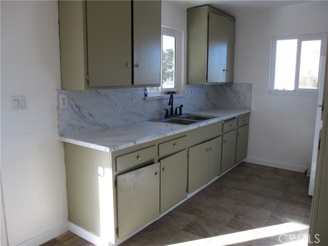 Detail Gallery Image 10 of 10 For 5954 Valley View St, Joshua Tree,  CA 92252 - 2 Beds | 1 Baths