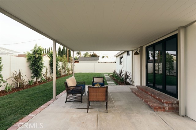 16502 Potter Circle, Huntington Beach CA: https://media.crmls.org/medias/d616b587-75bf-4bb2-b1af-700ee42e6bd1.jpg
