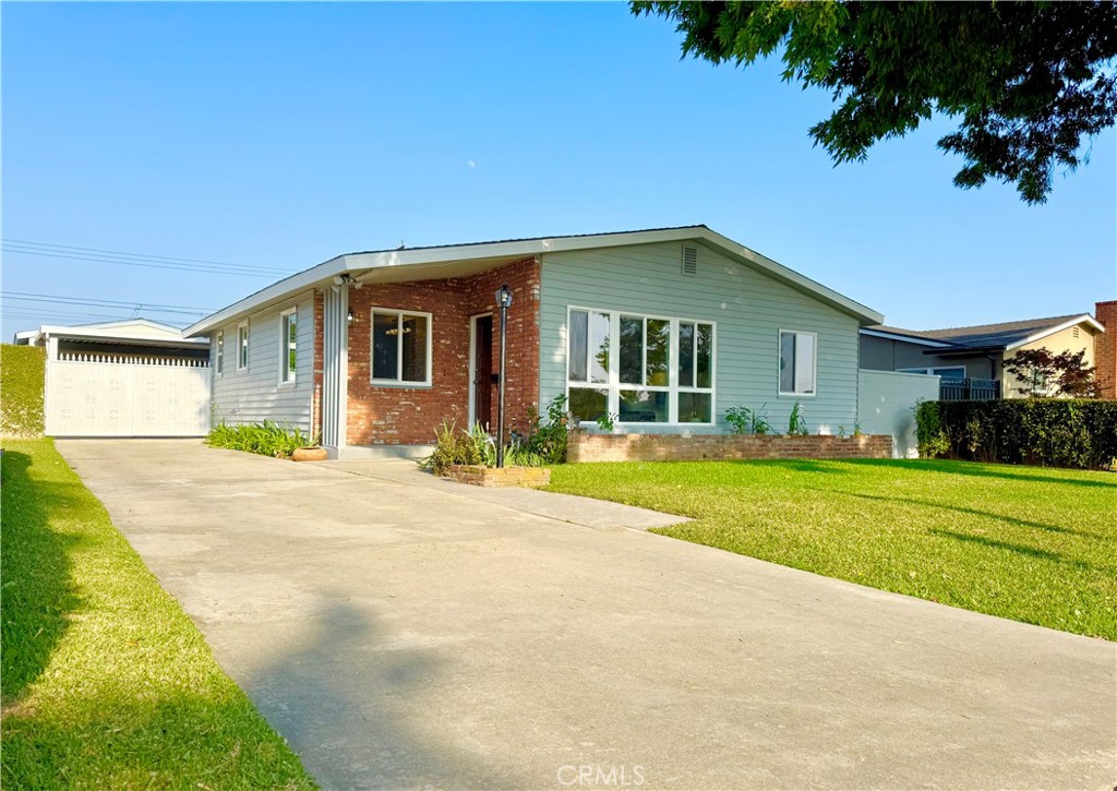 430 N Ellen Drive