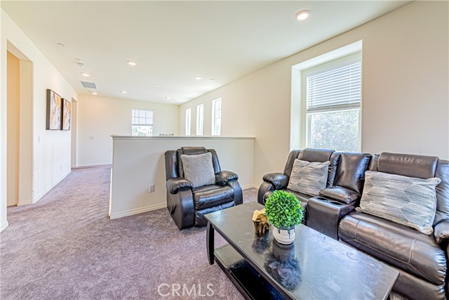 4040 S Bowery Place, Ontario CA: https://media.crmls.org/medias/d616fd27-29e0-446b-b8b2-41502cc3b11f.jpg