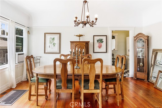 6450 York, Los Angeles CA: https://media.crmls.org/medias/d617046e-6613-4d6e-a5dc-c77886c59e13.jpg