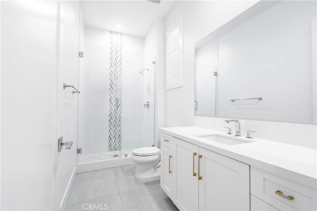 https://media.crmls.org/medias/d617829a-36d6-4059-8d1b-38319a5db301.jpg?preset=X-Large