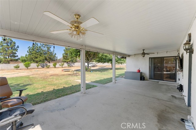 6860 27th Street, Jurupa Valley CA: https://media.crmls.org/medias/d61880f0-eb6d-4986-8d20-12082b5ee63a.jpg